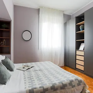 https://the-best-rent-spacious-one-bedroom-apartment-in-moscova.it-lombardy.com